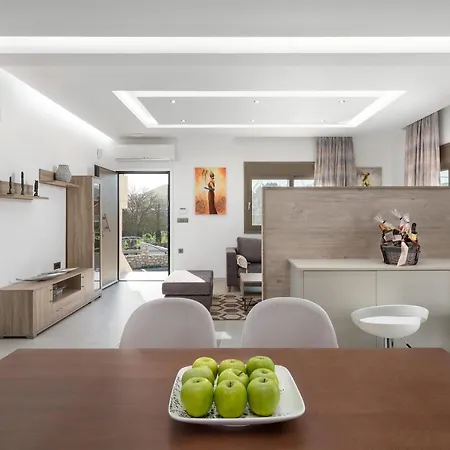 Panthea Luxury