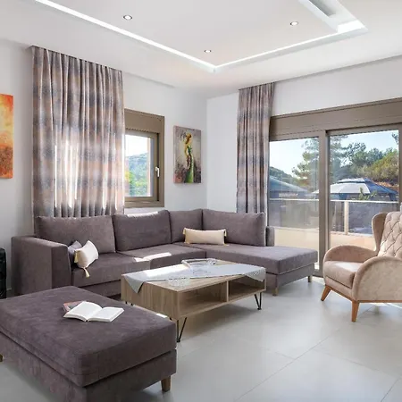 Panthea Luxury Villa *