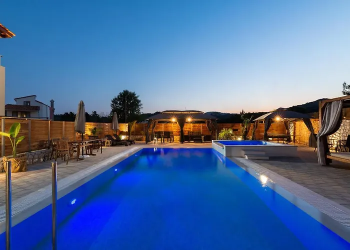 فيلة Panthea Luxury *